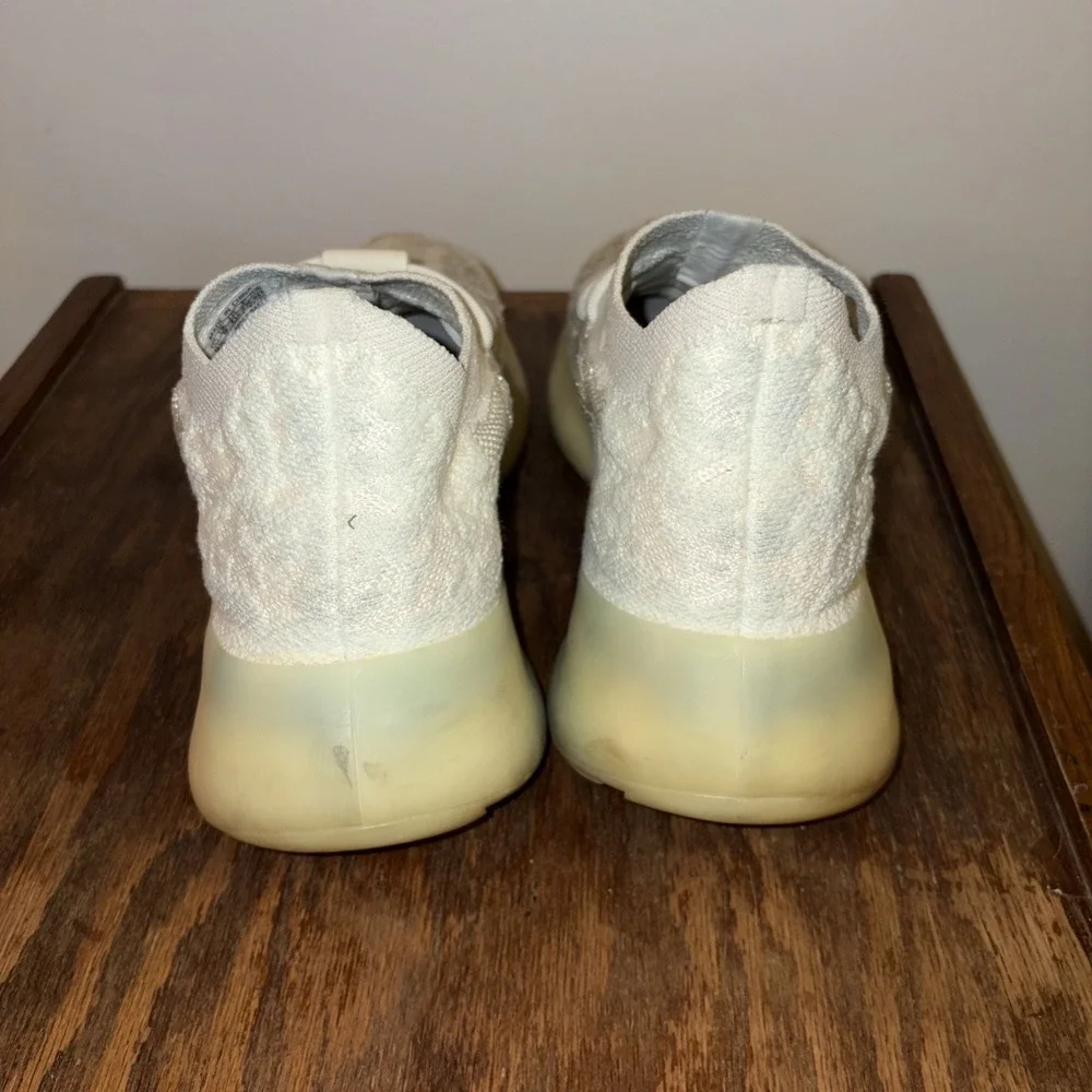 Size 9.5 - adidas Yeezy Boost 380 Calcite Glow 2020‎